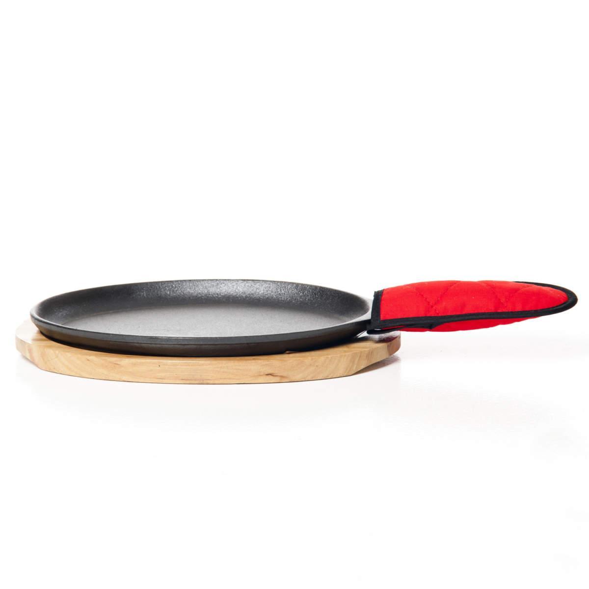 https://www.dutchcountrygeneralstore.com/wp-content/uploads/2017/02/cast-iron-fajita-plate-with-wood-case-and-hot-pad-by-OLD-MOUNTAIN-LLC.jpg