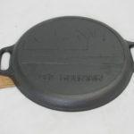 cast iron pizza pan