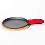 cast iron fajita plate with wood case and hot pad
