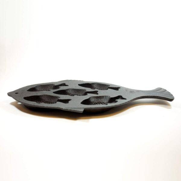 CAST IRON FISH CORN BREAD PAN