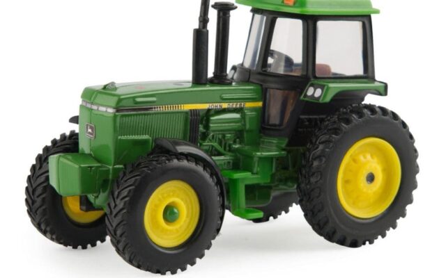 John Deere Vintage Tractor With Cab 1:64