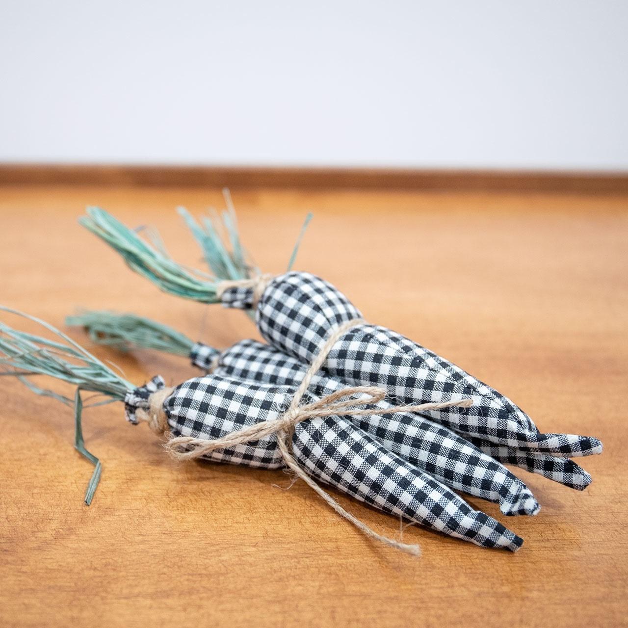 Black & White Gingham Carrots